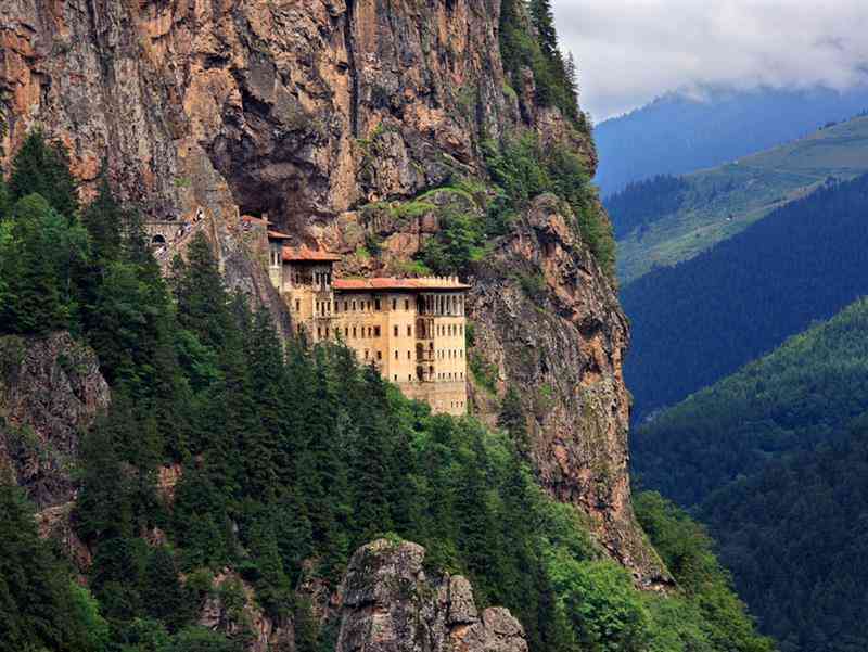 Manisa Çıkışlı Karadeniz Rüyası ve Batum Turu 5 Gece Otel Konaklaması